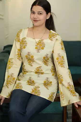 Women floral printed floral kurta