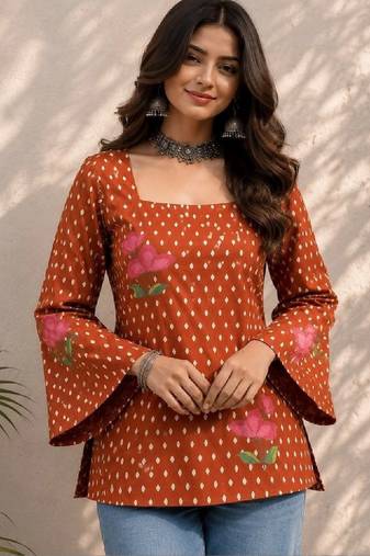 Women geometric printed flared sleeves kurta