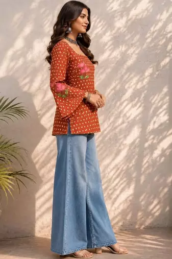 Women geometric printed flared sleeves kurta
