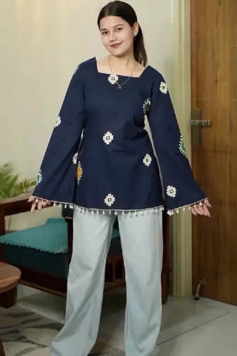 Women geometric printed flared sleeves kurta