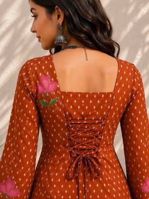 Women geometric printed flared sleeves kurta 4