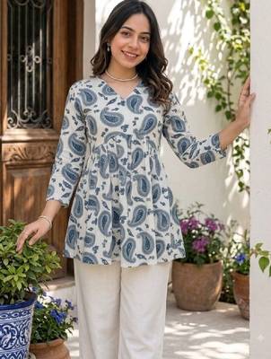 Women paisley printed kurta 2
