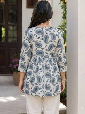Women paisley printed kurta 4