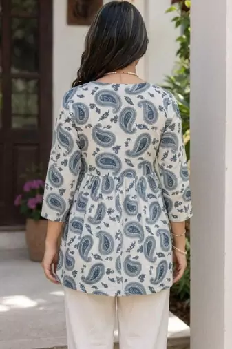 Women paisley printed kurta