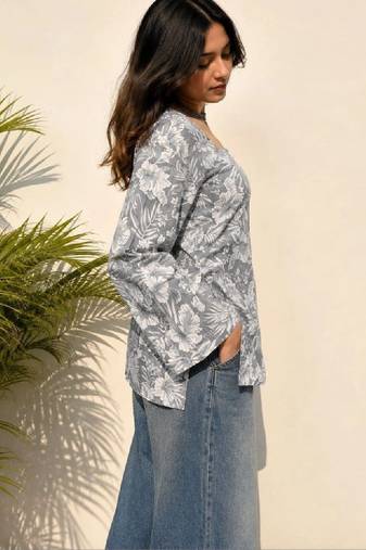 Women floral printed flared sleeves floral kurta