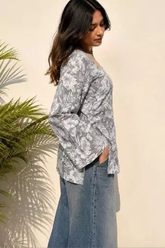 Women floral printed flared sleeves floral kurta