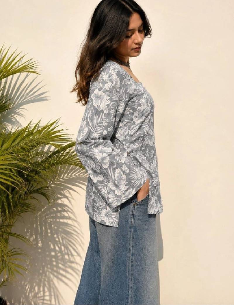 Women floral printed flared sleeves floral kurta