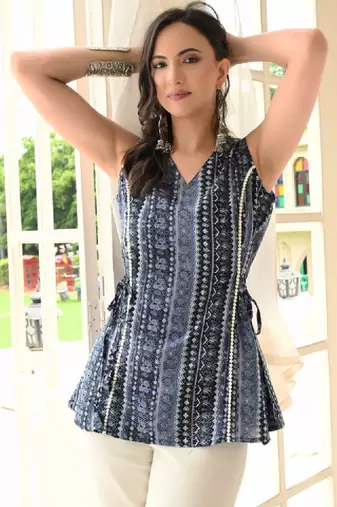 Women ethnic motifs printed kurta