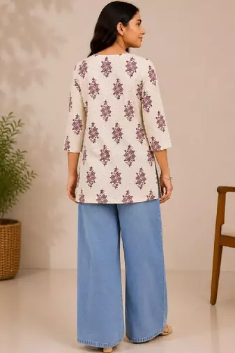 Women floral printed floral kurta
