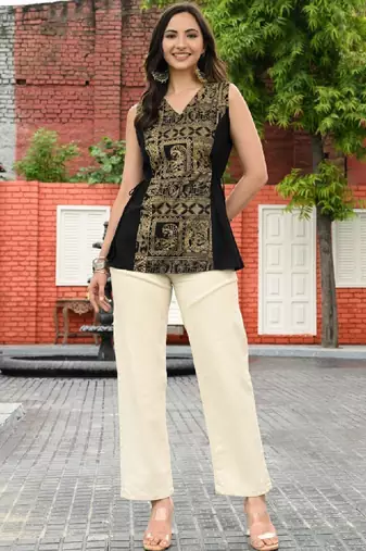 Women ethnic motifs printed indie prints kurta