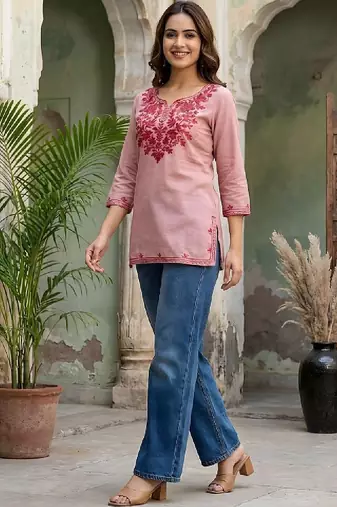 Women ethnic motifs embroidered thread work kurta