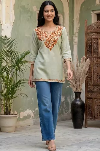 Women embroidered thread work kurta