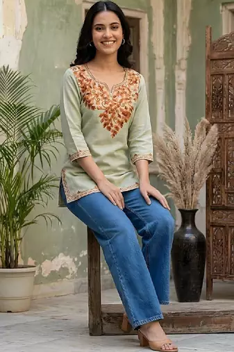 Women embroidered thread work kurta