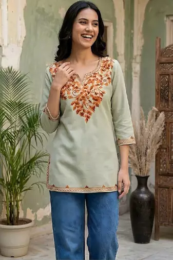 Women embroidered thread work kurta