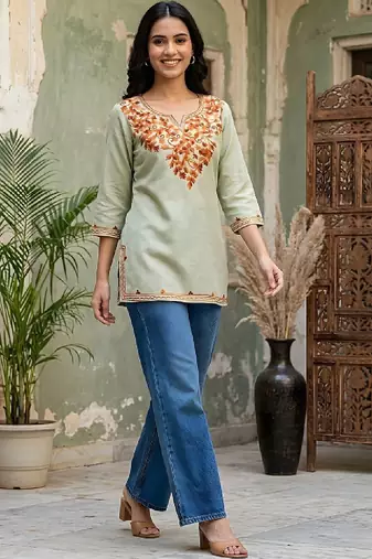 Women embroidered thread work kurta