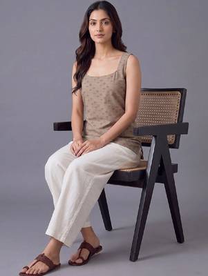 Women geometric printed kurta 4