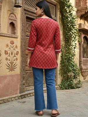 Women ethnic motifs printed indie prints kurta 4