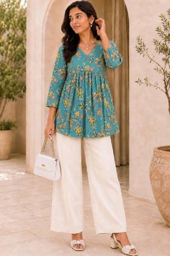 Women floral printed floral kurta