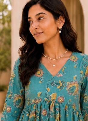 Women floral printed floral kurta 4