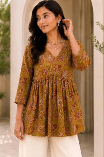 Women floral printed floral kurta