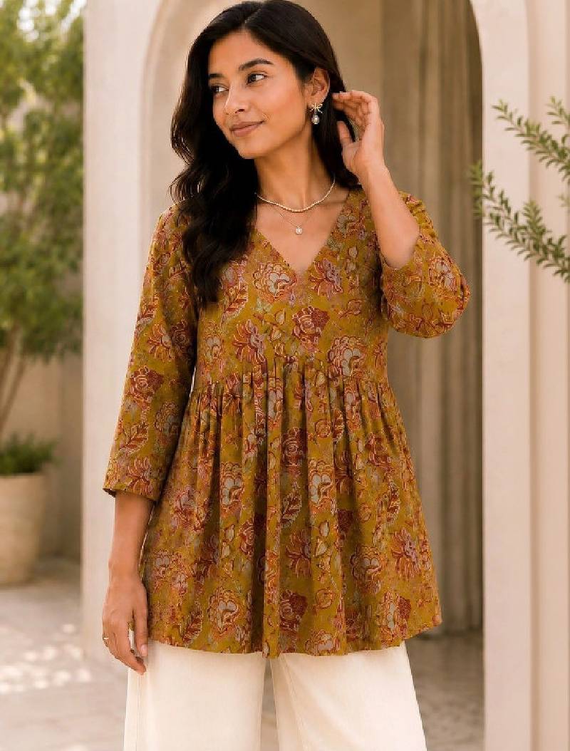 Women floral printed floral kurta