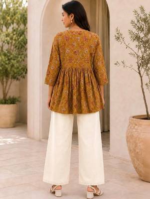 Women floral printed floral kurta 2