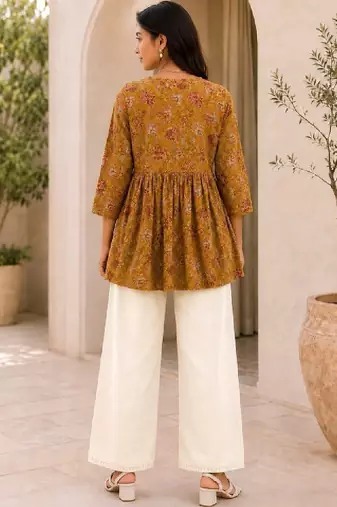 Women floral printed floral kurta
