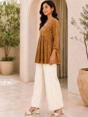 Women floral printed floral kurta 3