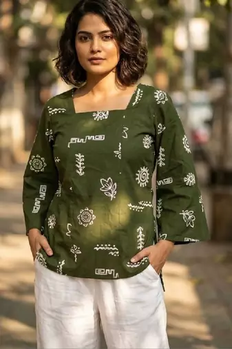 Women ethnic motifs printed flared sleeves kurta