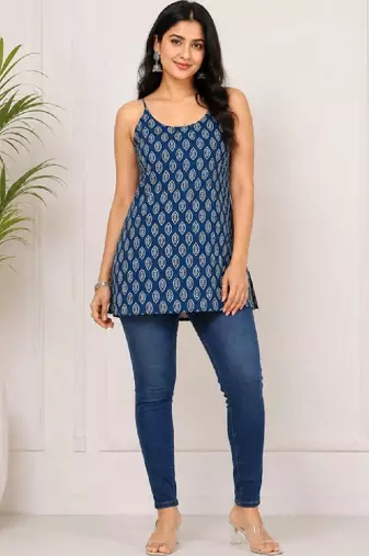 Women ethnic motifs printed indie prints kurta