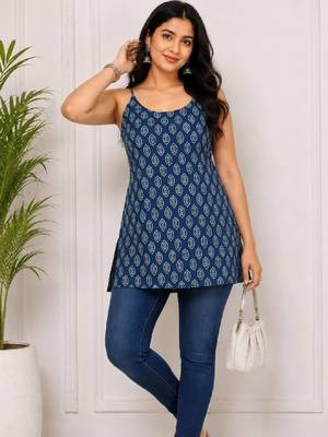Women ethnic motifs printed indie prints kurta 4