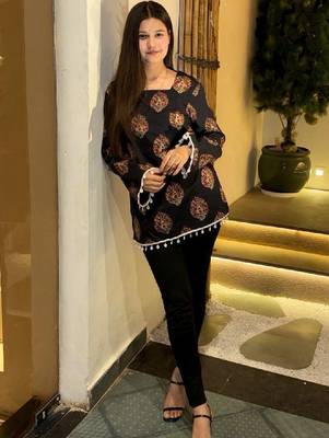 Women ethnic motifs printed kurta 4