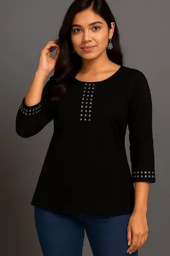 Women embellished kurta