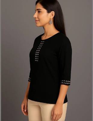 Women embellished kurta 3
