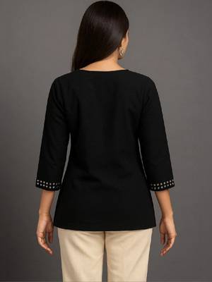 Women embellished kurta 2