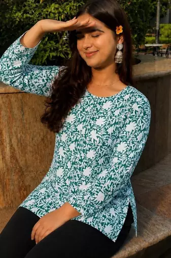 Women floral printed indie florals kurta