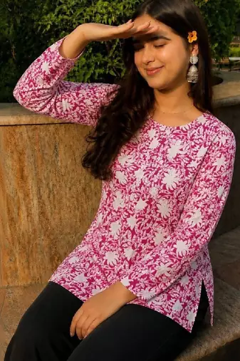 Women floral printed indie florals kurta