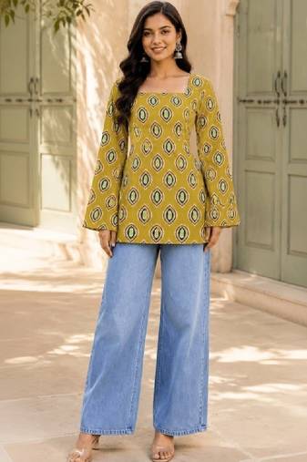 Women ethnic motifs printed flared sleeves kurta