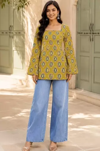 Women ethnic motifs printed flared sleeves kurta