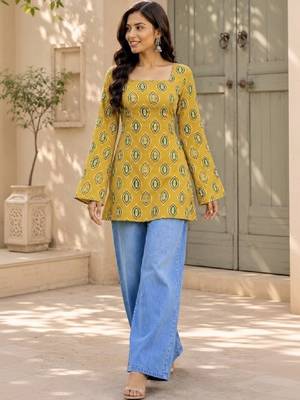 Women ethnic motifs printed flared sleeves kurta 3