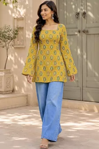 Women ethnic motifs printed flared sleeves kurta