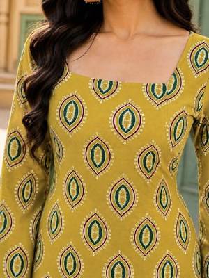 Women ethnic motifs printed flared sleeves kurta 4