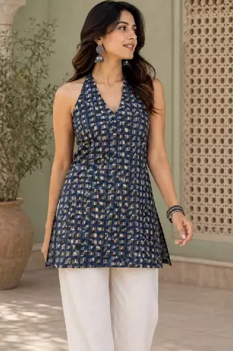 Women geometric printed halter neck kurta