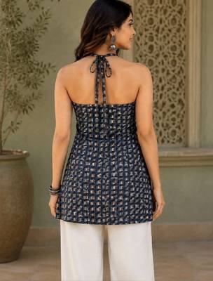 Women geometric printed halter neck kurta 2