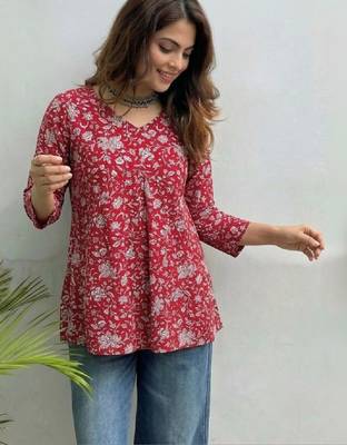 Women floral printed floral kurta 1