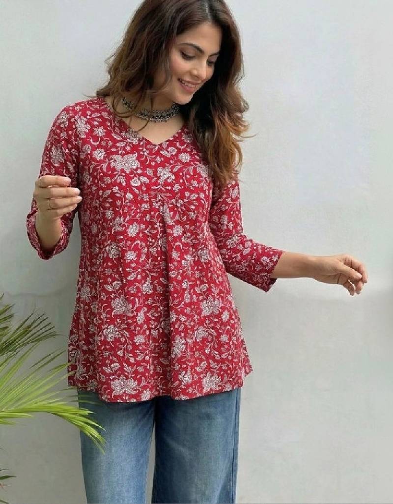 Women floral printed floral kurta
