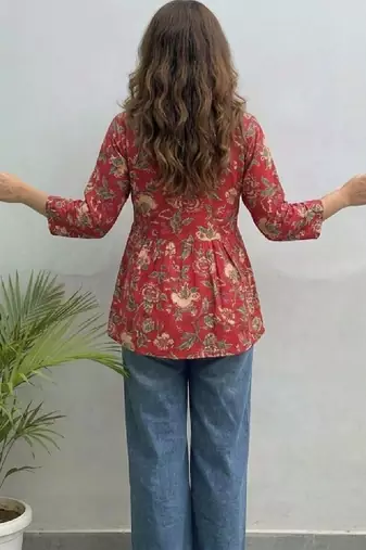 Women floral printed floral kurta