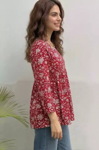 Women floral printed floral kurta