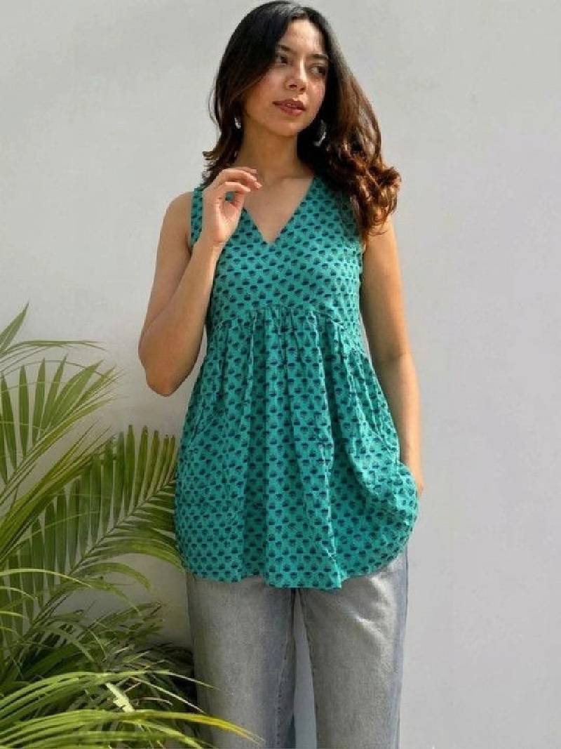 Women ethnic motifs printed indie prints kurta