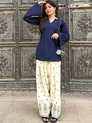 Women bell sleeves handloom kurta 2
